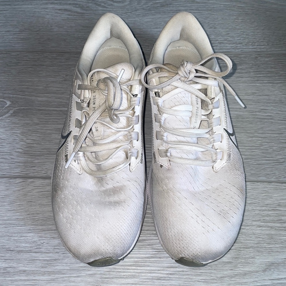 Nike Pegasus White Running Sneakers Size 7